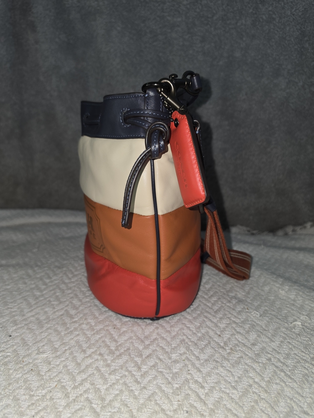 Vintage Coach Quilted Colorblock Multi Coach Badge Field Bucket Bag - Picture 8 of 16